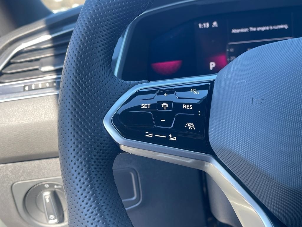 2022 Volkswagen Tiguan SE R-Line Black