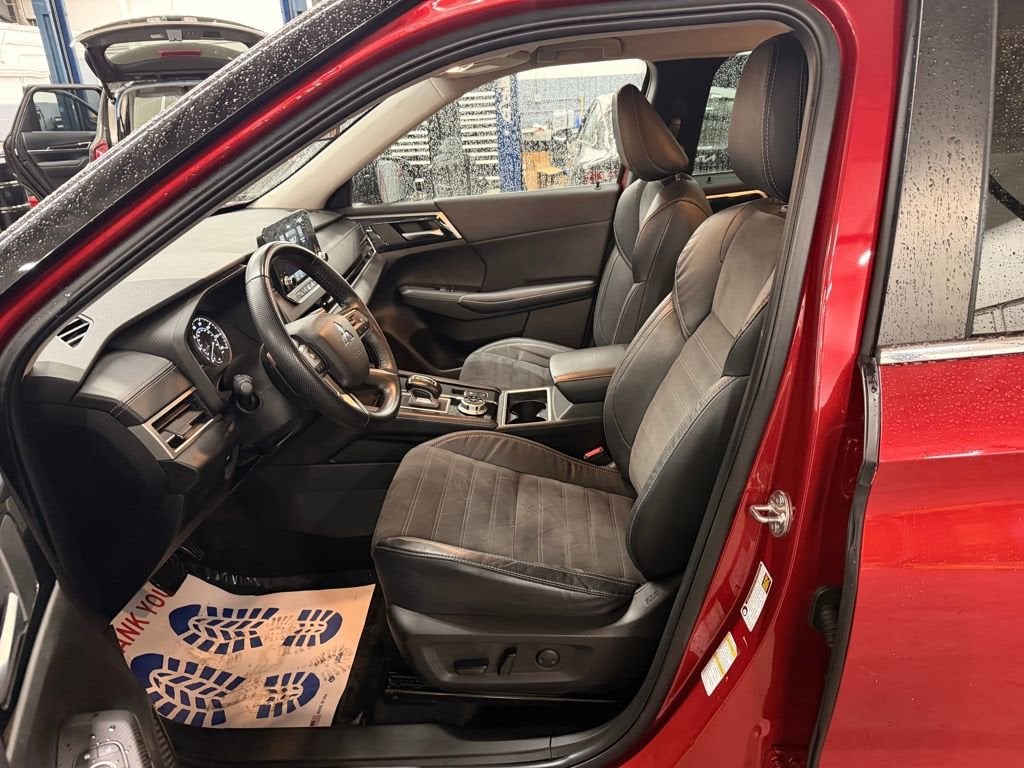 2022 Mitsubishi Outlander SE