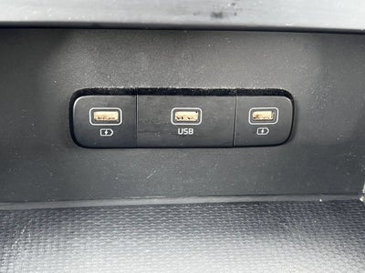 2023 Kia Carnival LX