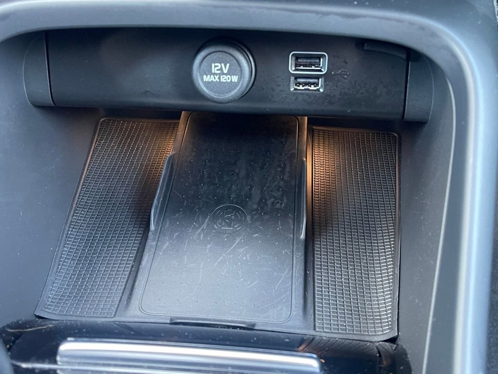 2022 Volvo XC40 R-Design