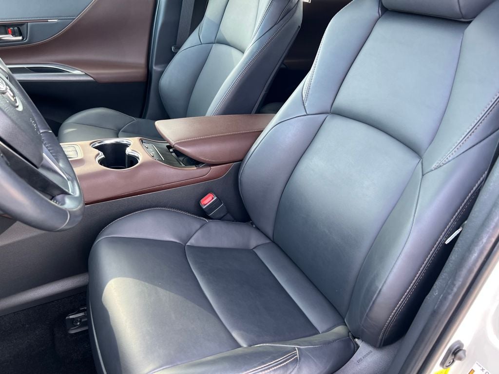 2022 Toyota Venza LE